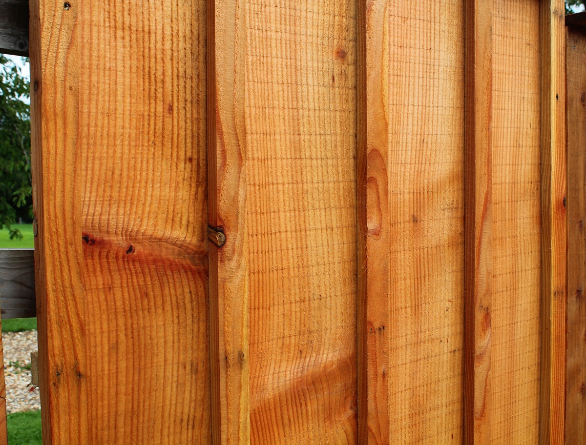 larch_co's tweet photo. Croeso. Here's one of our many #cladding styles, Verticle Square Cut with Baton Frontage. It's it just beautiful! All made on site by our amazing team near Moel Famau, Mold. #welsh #larch. Come and see us :) #opensaturday
#larchcladding #locallysourced #welshwood #mold #moelfamau https://t.co/5K7W6Lsx8o