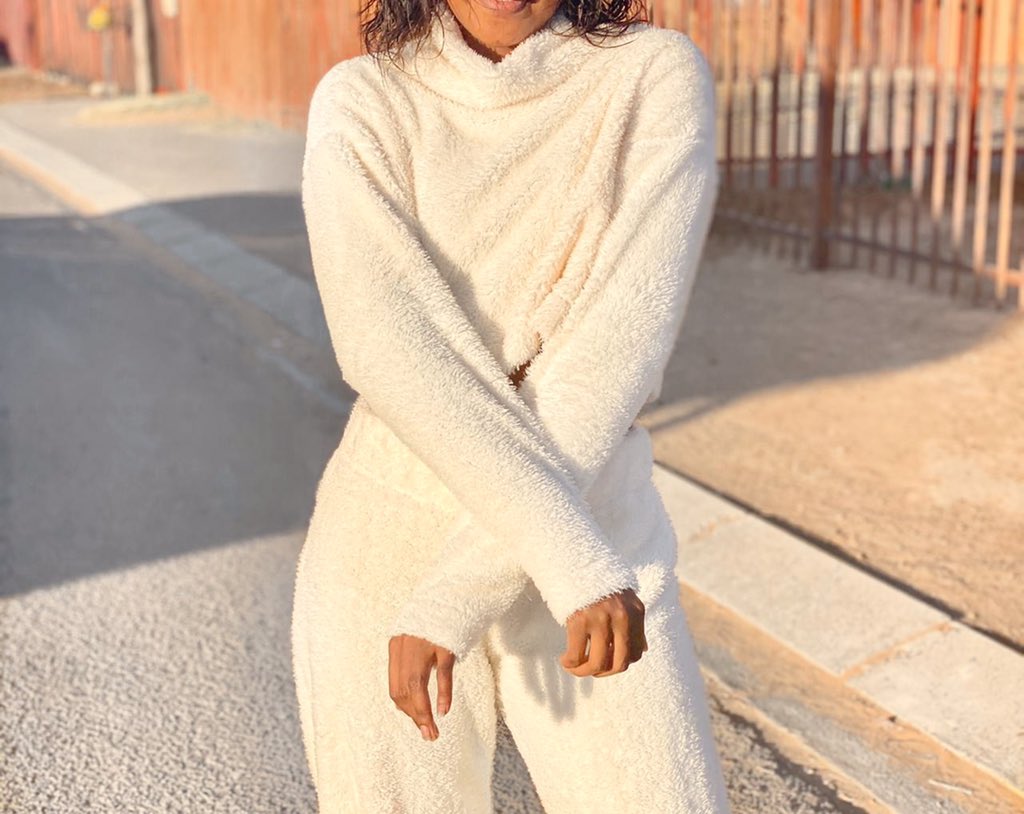 ApessaStudios's tweet photo. Shop @akreana_’s look now for R980
✨ Website: https://t.co/HrOymVQjc3 #Apessa https://t.co/Ee0EBiiGyi