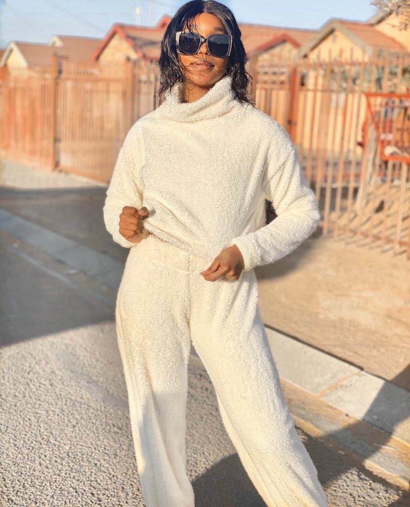 ApessaStudios's tweet photo. Shop @akreana_’s look now for R980
✨ Website: https://t.co/HrOymVQjc3 #Apessa https://t.co/Ee0EBiiGyi