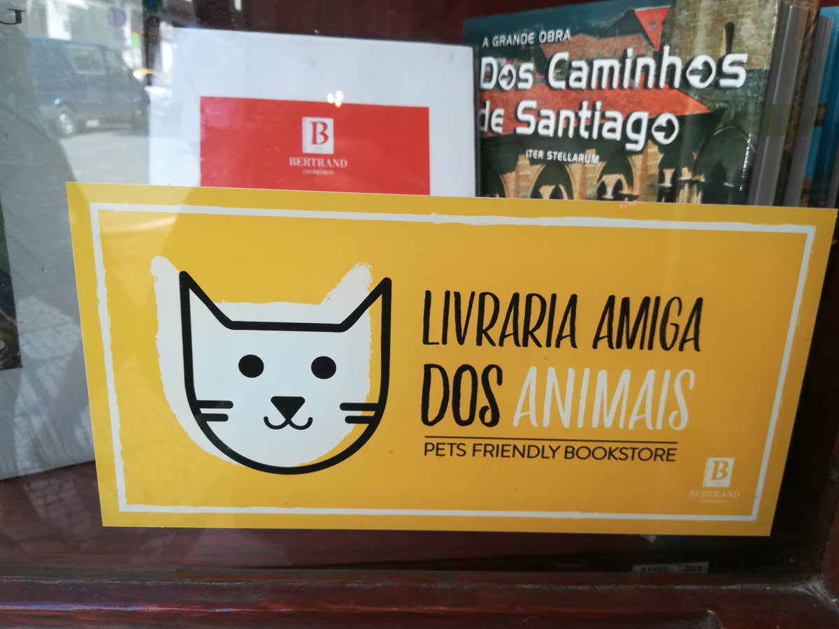 __Outsider___'s tweet photo. #InPortogallo #CasaLettori
#LivrariaBertrand ❤️ https://t.co/qroJx7fwdV