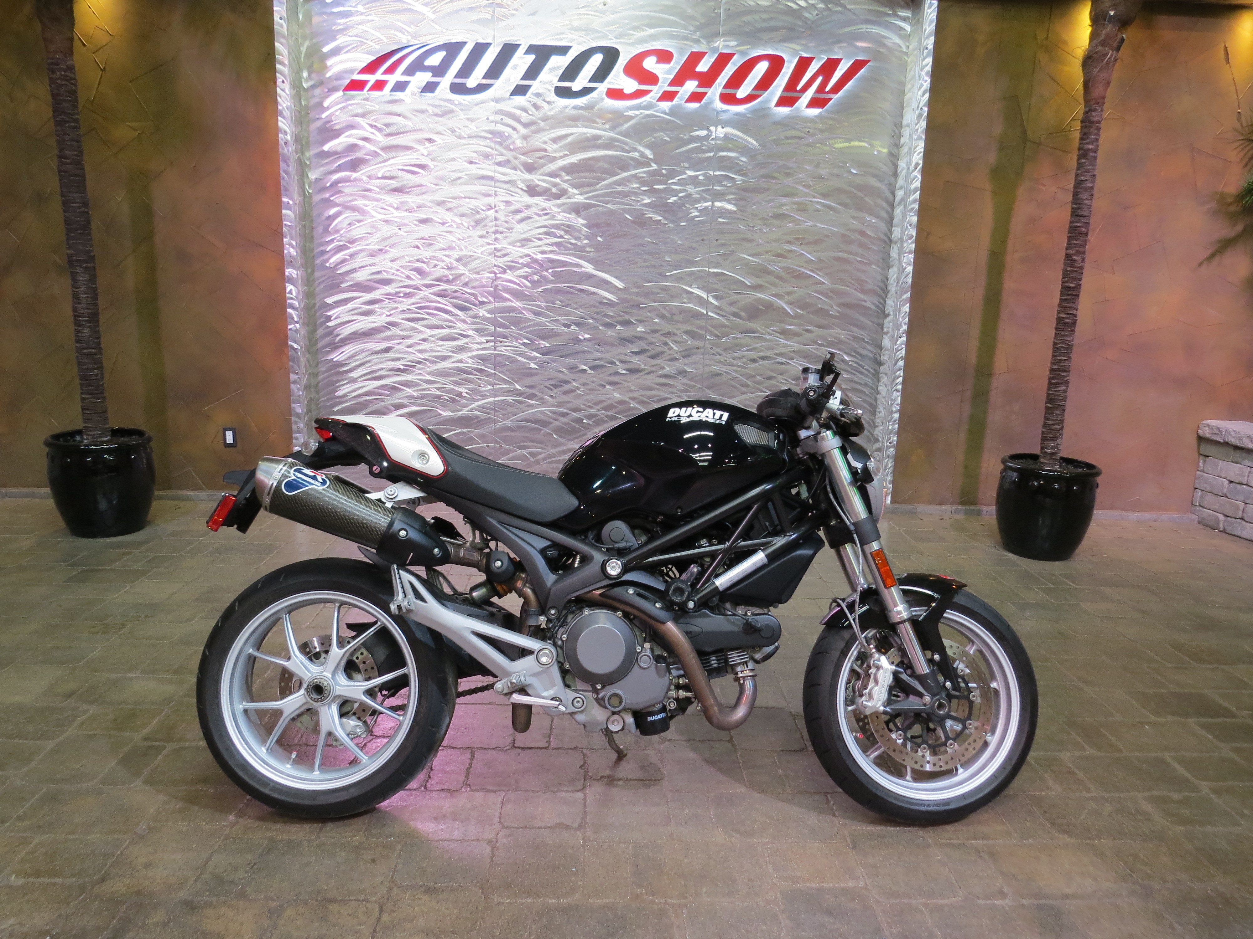 2009 ducati 2024 monster 1100