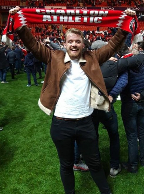 cflcarr's tweet photo. Charlton has been such a huge part of my life for so long and to think that because of the failings of the EFL, we could lose our club. It is heartbreaking for all fans to see an historic club be in such dire straits.
#SaveCAFC https://t.co/sDekcVZYpd
