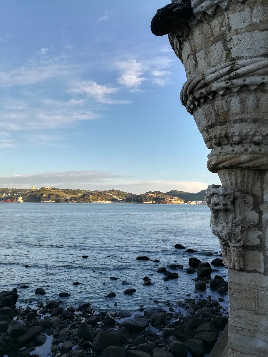 __Outsider___'s tweet photo. #InPortogallo
#CasaLettori
La ballata del mare salato https://t.co/UsctxpdF4X