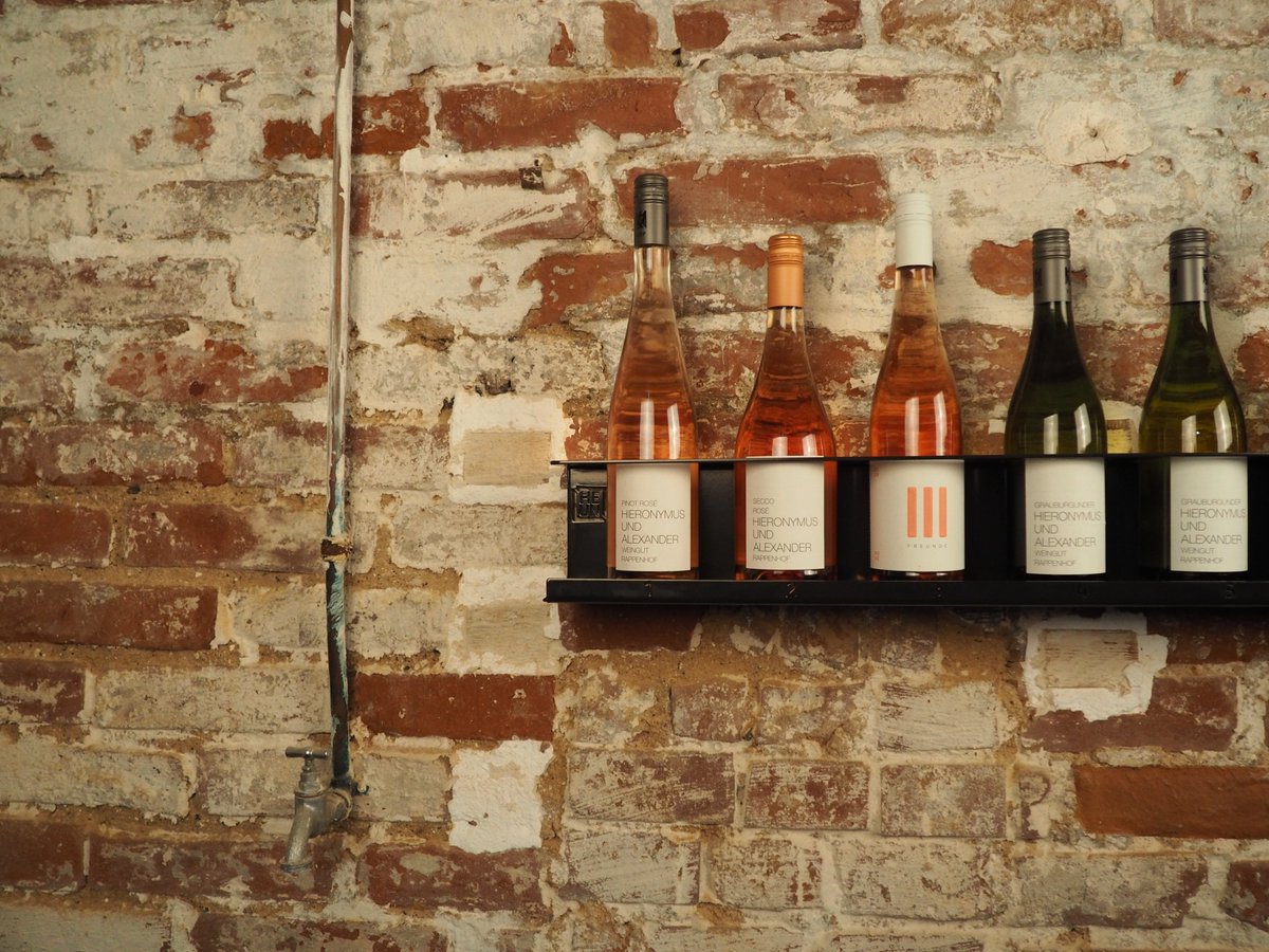 DesignHeun's tweet image. DIE KLEINE WEINBAR
HEUN|DESIGN|MANUFAKTUR
LAUNCH AU2020

#Weinbar 
@elisabethmuth
#vdp.weingutrappenhof @dreifreundeweine #juwelweine 
#geileweine #wine_spectator #vinitalyoffical #weinfreunde #wines_of_germany #Winenthusiast #prowein #vpn.rheinhessen