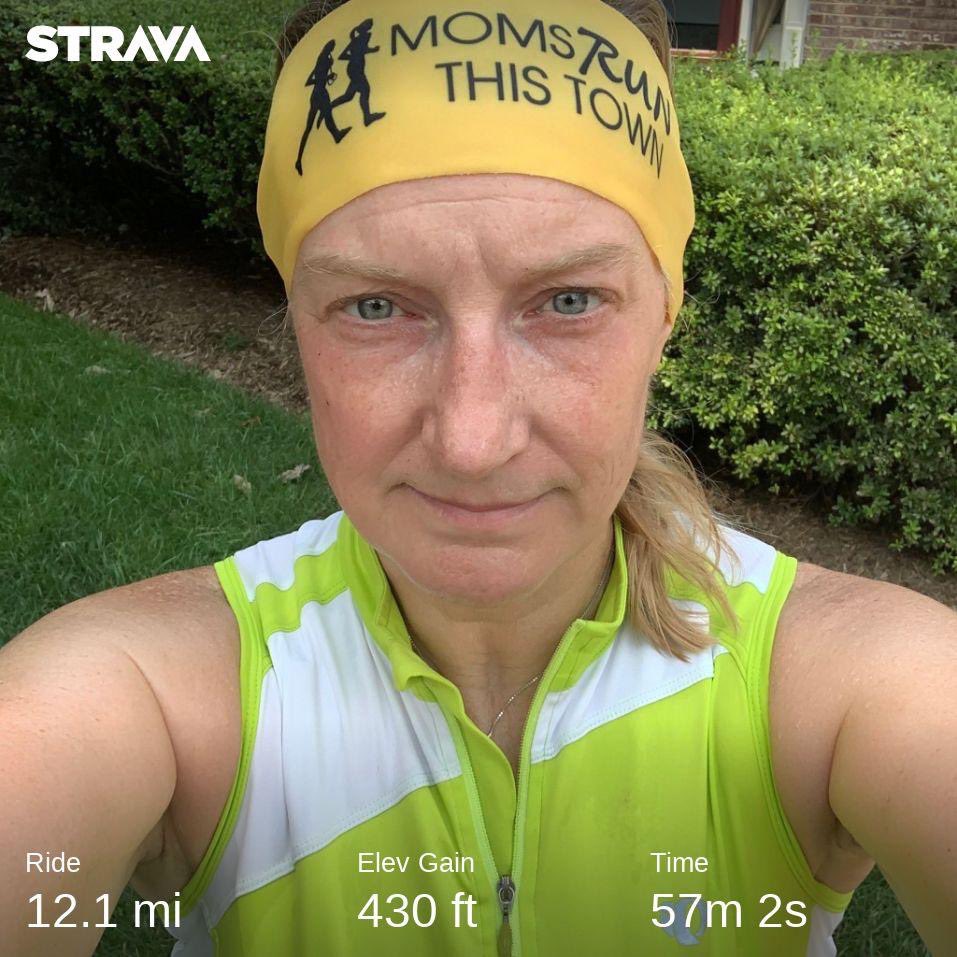 Biking because injuries keeping me from running... so what did I do, slow fall off the bike 🤦🏼‍♀️ Nothing major, as I was pretty much stopped and almost home. Bruised elbow, bruised ego. 

But a good ride up to that point! 

#injuredrunner #pudgyrunner #bikeVA