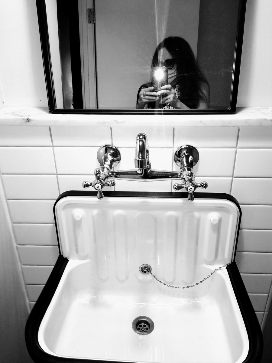 linda_christon's tweet photo. #WestloopWednesday #sinkoftheday #ChicagoRealEstate #westloop #lindachriston #lindachristonrealestate https://t.co/e7r32FZvYL