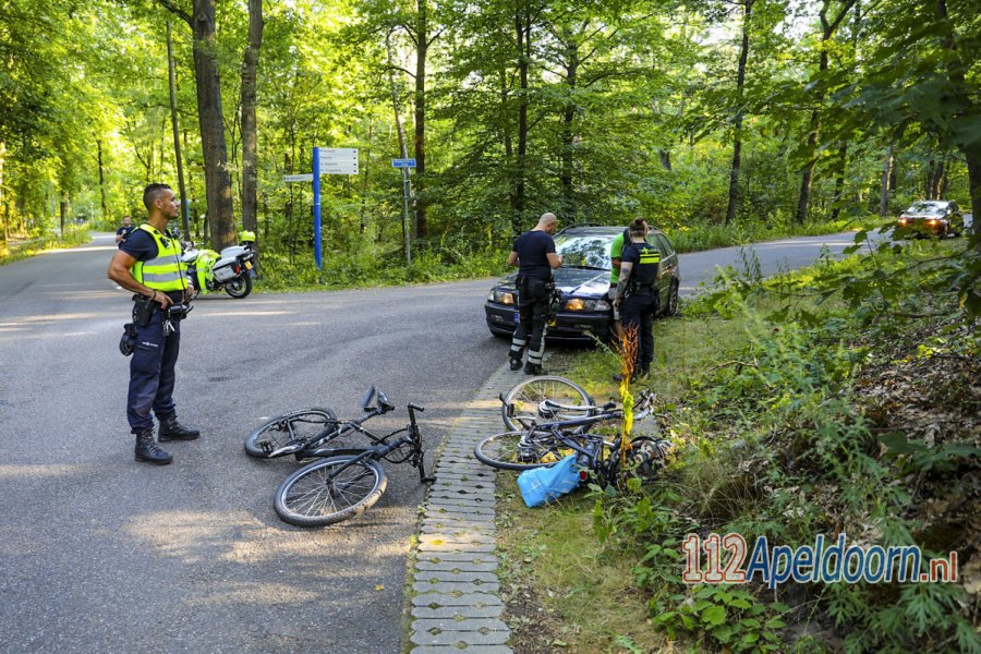 Fietsster licht gewond bij aanrijding met personenauto in #Beekbergen. 112Apeldoorn.