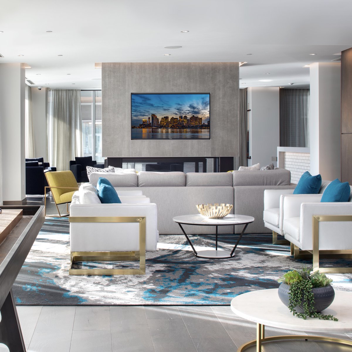 There’s no place like home. Our thoughtfully designed amenity spaces provide additional living rooms for residents to lounge in (and maybe draw interior design inspiration from).