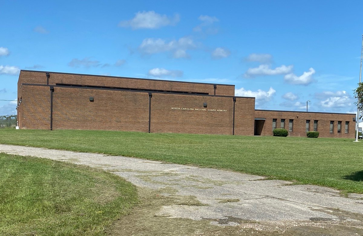 HCEDC's tweet photo. After 40+ years of service to the NC National Guard, the keys to the Scotland Neck Armory were transferred to the Town with a new mission–a place for industry. The 14,563 SF facility with over 5 acres will support diverse business opportunities. #newbusiness #businessopportunity https://t.co/ruc2K5RljL