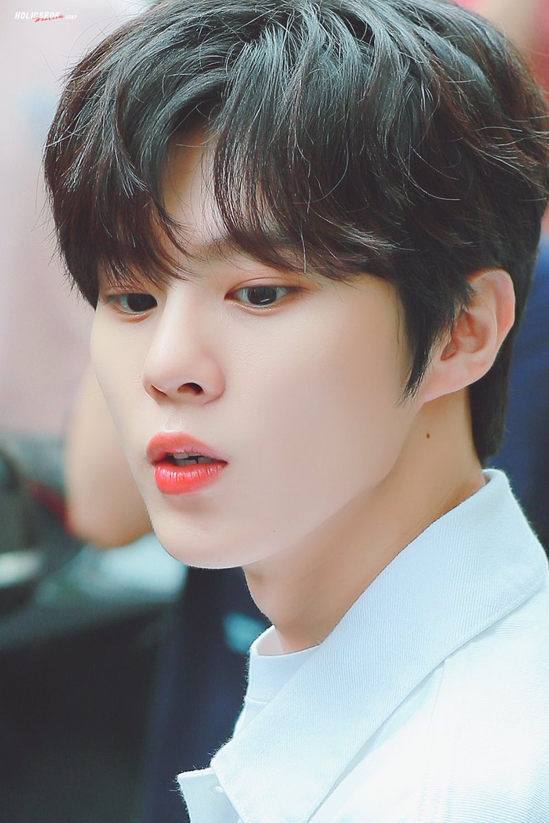 holickws1027's tweet photo. 200812 트웬티트웬티 제작발표회 출근💖

#김우석 #KIMWOOSEOK  #트웬티트웬티 https://t.co/KfkmUZm20w