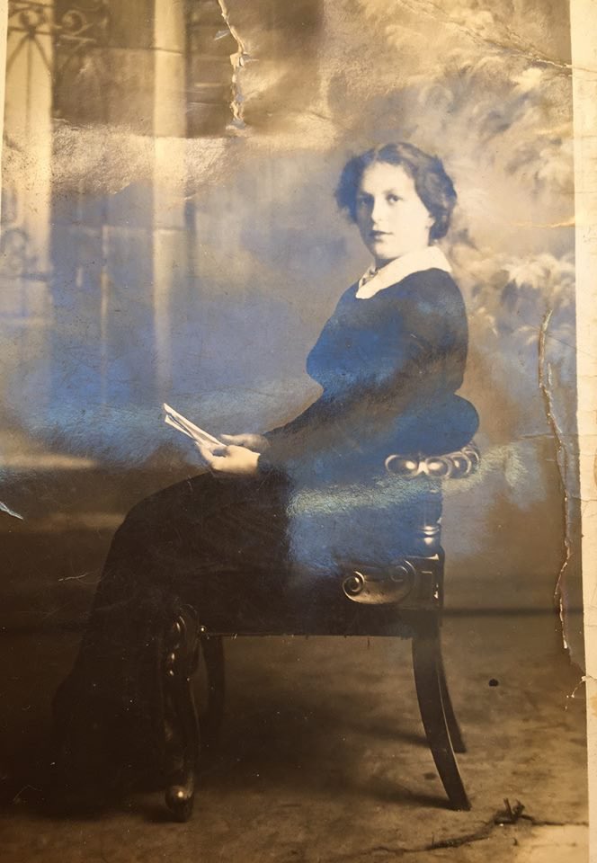 This is a pic of my paternal GM, aged 21 circa 1911. My father was buried in a collapsed coal heading aged 19, and a WW2 veteran, but was more traumatised by her horrific, painful death from cancer, just before we got the  #NHS, than either of those things.  #OnlyWomenHaveACervix.