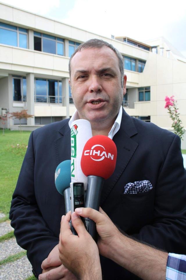 Değerli Bursasporlular !
Kulübümüzün içinde bulunduğu bu sıkıntılı günlerde yaşanan kongre sürecinde ve sandığa gitmeye günler kala Büyük Bursaspor camiasında devam eden ölüm sessizliğini bozmak adına ben ve değerli yol arkadaşlarımla gerekli çalışmalara başladık.