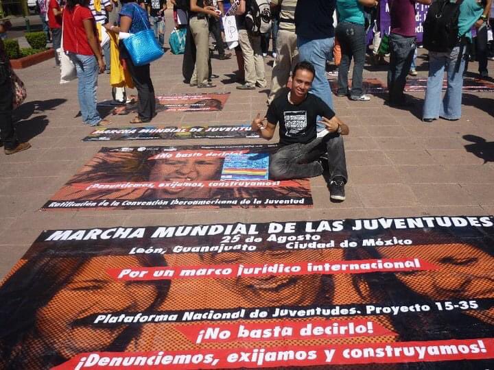 12 de Agosto, #DiaInternacionalDeLaJuventud. Que no se pierda la bonita costumbre de recordar que alguna vez nos adscribimos al movimiento de jóvenes y Derechos Sexuales y Repructivos, éramos aguerridxs y teníamos la piel bien suavecita. 😝. PD: Algunas fotos datan desde el 2009.