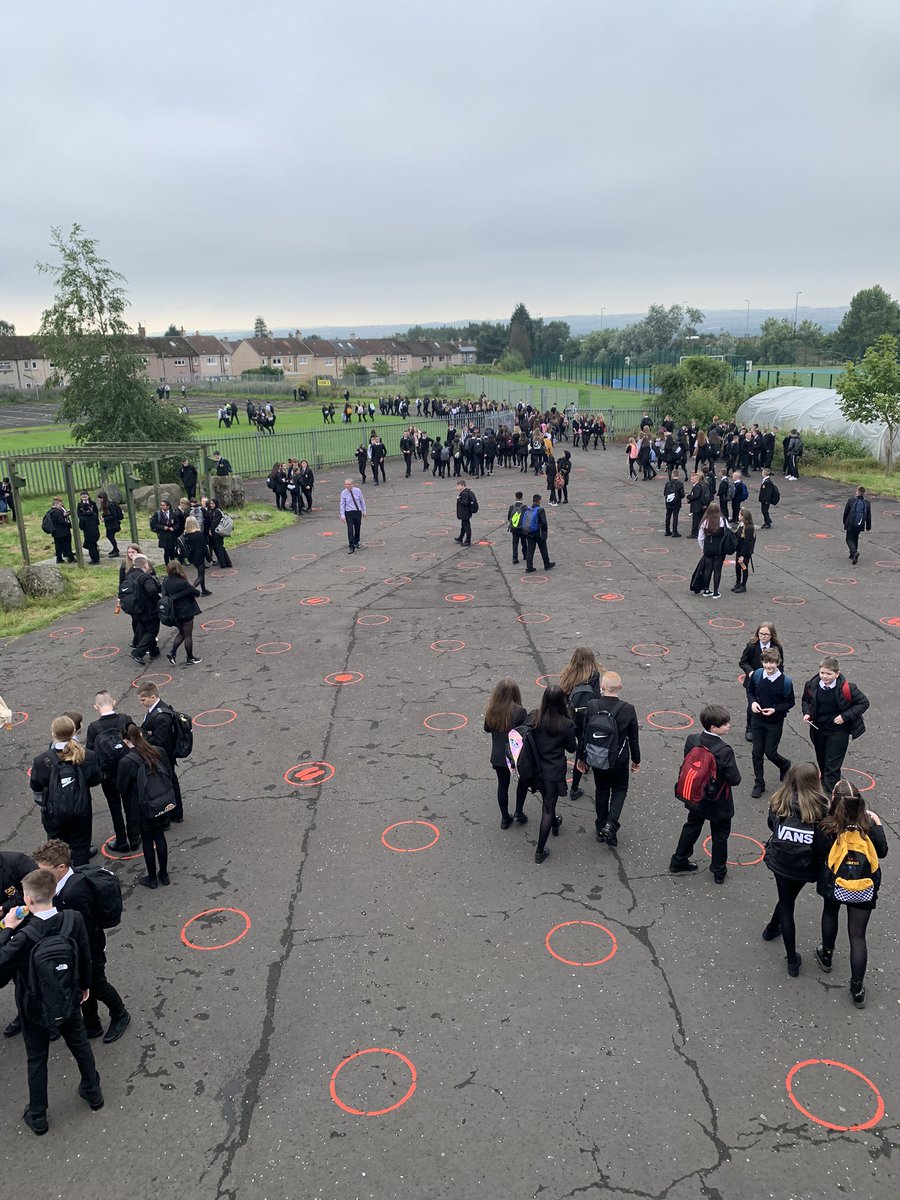 S1cn_hs's tweet photo. S1: What a great first day in the sunshine!  Well done to you all, excellent in all aspects including behaviour, positive attitude and uniform!  We can’t wait to do it all again tomorrow 👍🏻☀️ @CN_HS https://t.co/Vg13Z31xsu