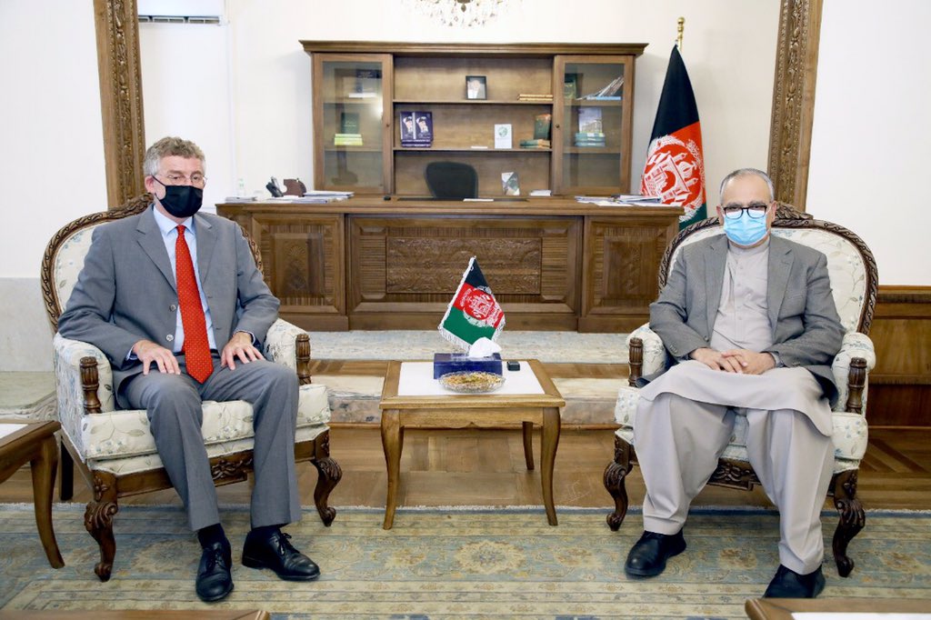 ASalamRahimy's tweet photo. (۱/۲)
په افغانستان کې د آلمان له سفیر @GermanAmbAFG ښاغلي اکسل زیدلر سره مې ولیدل. نوموړي د لویې جرګې جوړېدل او د مخامخ مذاکراتو د پیل لپاره د زمینې جوړولو په برخه کې شوي پرمختګونه د افغانستان ملت او دولت ته تبریک وویل. https://t.co/QlSqNIw4ym