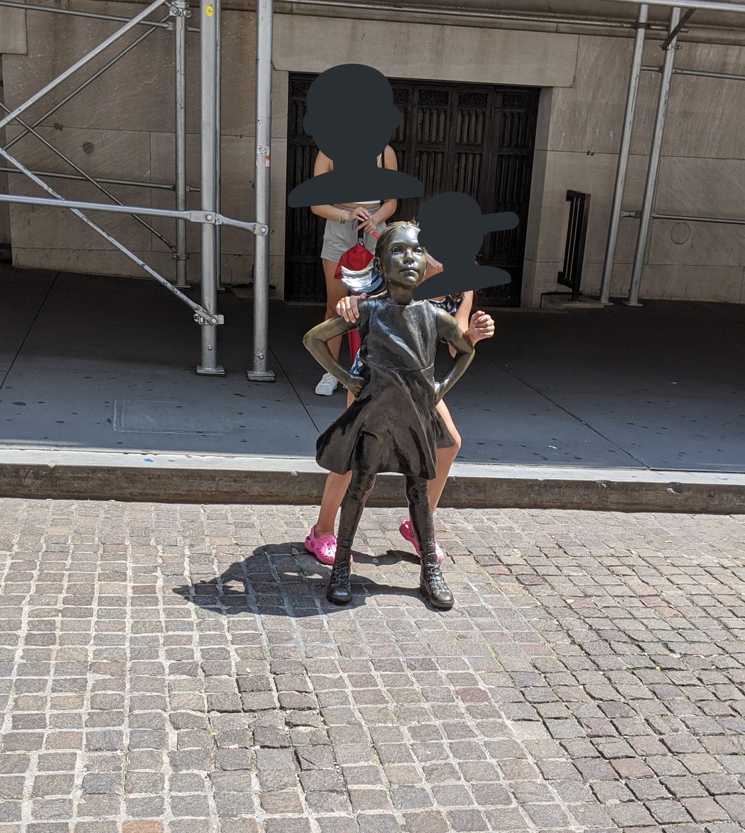 julietighe17's tweet image. Fearless girl is missing her mask #NC2020