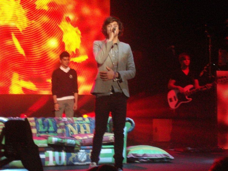 ♡♡a thread of some of my favourite photos i took at the uan tour in 2012♡♡