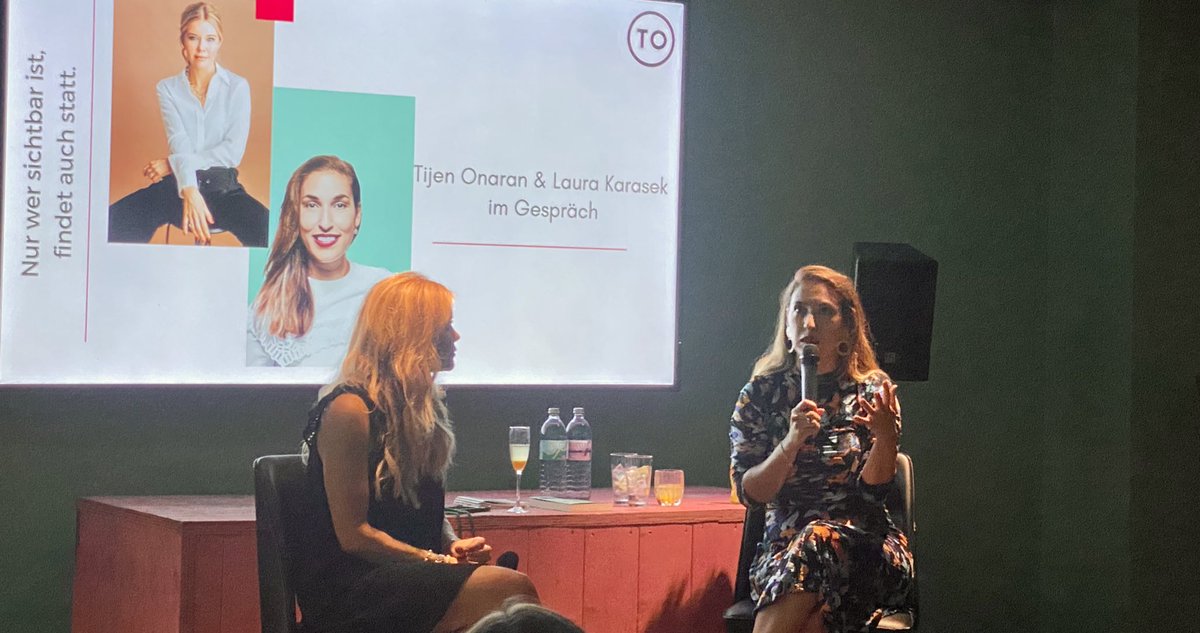 Die Absurdität des „ungebetenen Kommentierens des Ausssehens von Frauen.“ beschreibt hier <a href="/LauraKarasek_/">LauraKarasek</a> gerade so klasse im Gespräch mit <a href="/TijenOnaran/">Tijen Onaran</a> und sie plädiert für Komplizinnenschaft.💕#sichtbarsein