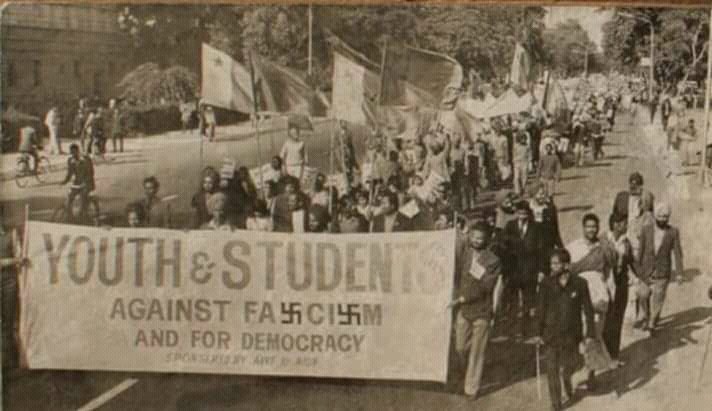 Arjun_M_Murali's tweet photo. You could see AISF flags clearly. But SFI comrades who learned writing history and photoshop from Sanghi Cell has erased it.
You can distort the image not the history.
#ShameOnSfi
#AISF
#85YearsOfAisf
#Glorious85YearsOfAISF
#ProudToBeAISF
#AISF https://t.co/zR62JaWL2e