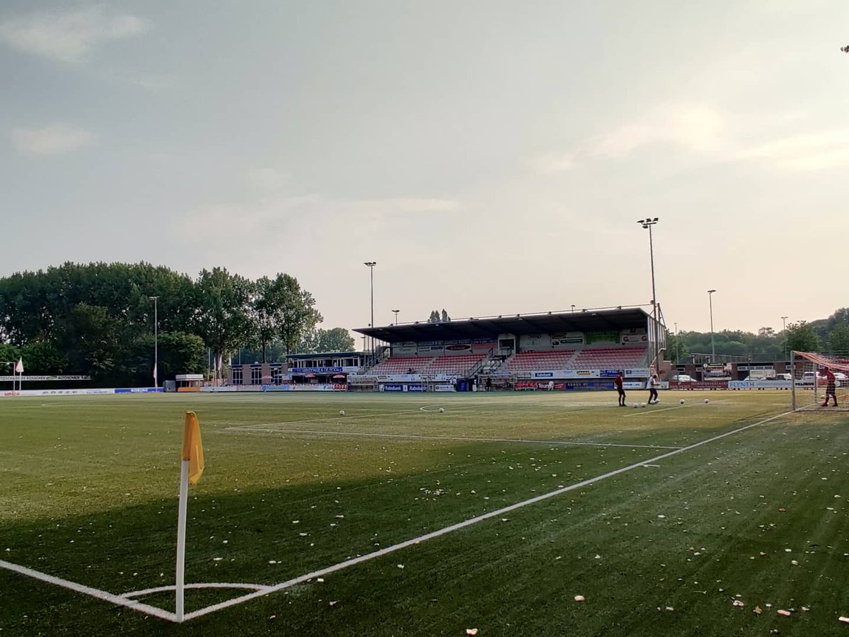 afca_niels1992's tweet photo. Gisteravond bleef @bvvbarendrecht ongeslagen in haar voorbereiding op het nieuwe seizoen. Op de eigen Bongerd werd @excelsiorm op 1-1 gehouden. Lees mijn verslag op @Voetbal247_nl. #barexc #excelsiormaassluis #barendrecht #tweededivisie #derdedivisie https://t.co/9Ipp6b55yN