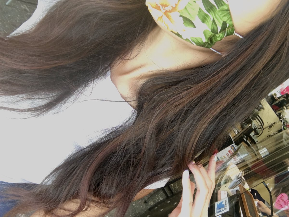 Tsubaki Hair Express No Bleach Needed Highlight Around Your Face Makes Your Looks More Prettier ハイライト 顔まわりハイライト Faceframing フェイスフレーミング Highlights Faceframinghighlights Canada カナダ Vancouver