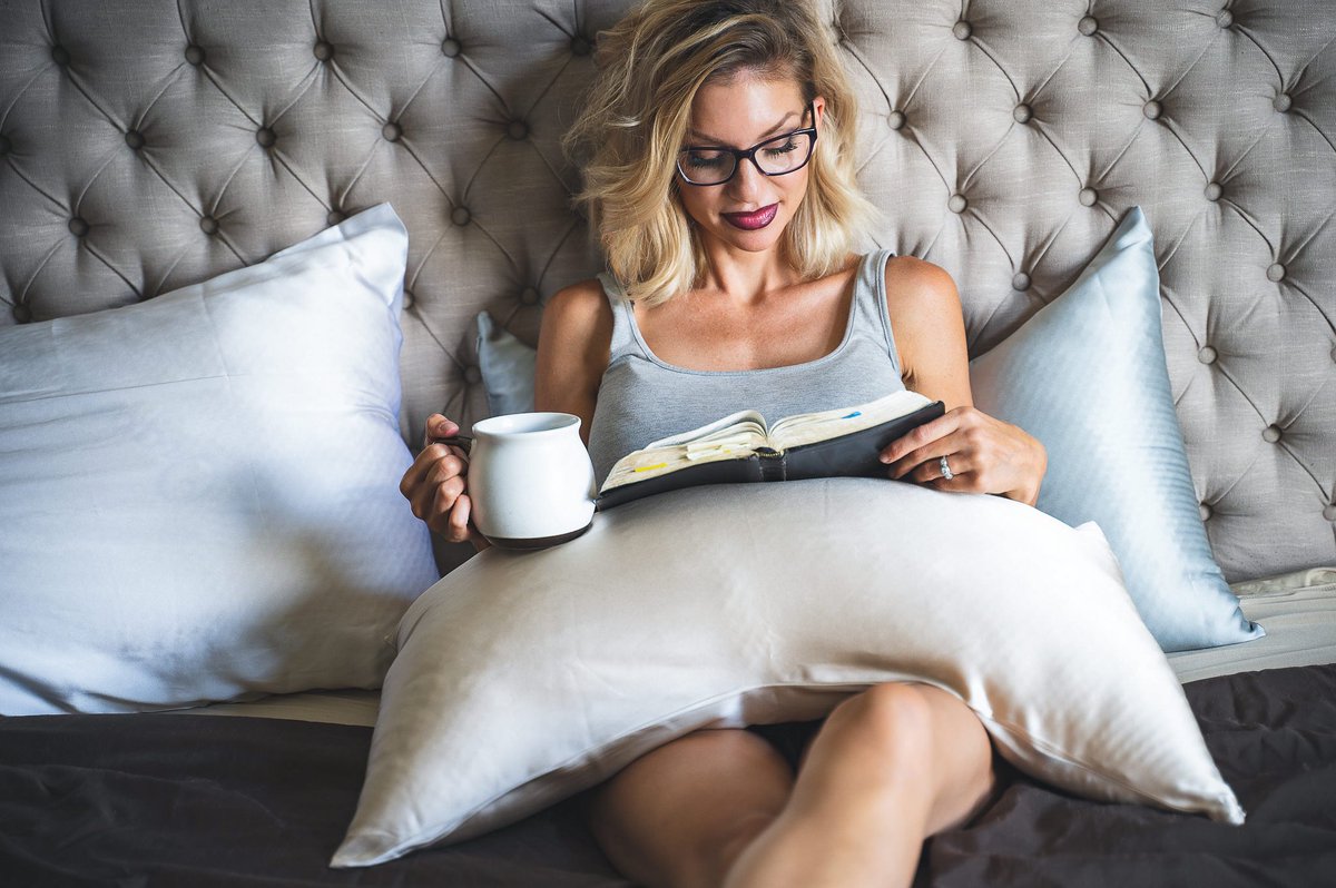 everpillow's tweet photo. Is your hair and skin screaming for ๐ฏ% Mulberry Silk?
๐๐ผIf you didnโt know, It is!
.
.
#SkinCare #HairCare #SilkPillowcases #SilkBedding #BenefitsOfSilk #TakeCareOfYourSkin #TakeCareOfYourHair #CoolSleeping #BestPillowcase https://t.co/0pfrC1VOQt