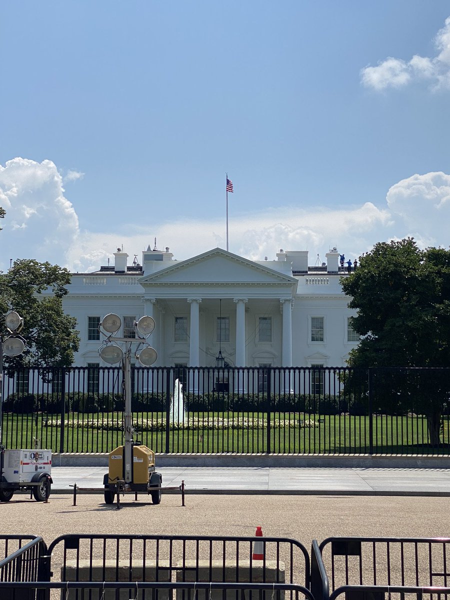 Hockeydad20's tweet photo. @realDonaldTrump came all this way to say hi, can you let us in? I really need to use the restroom https://t.co/CA31K28Y7n