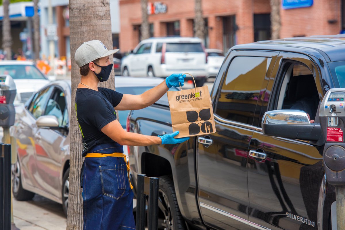 #CurbsideConcierge is an easy way to #pickup your fast casual #breakfast, #brunch, #lunch, #dinner, #FamilyMealKits, &amp; #booze to-go! Order ahead on our app #GreenleafEats to speed up the new grab &amp; go process even more. 🥗 #CurbsidePickup #SantaMonica #VeniceBeach #CostaMesa
