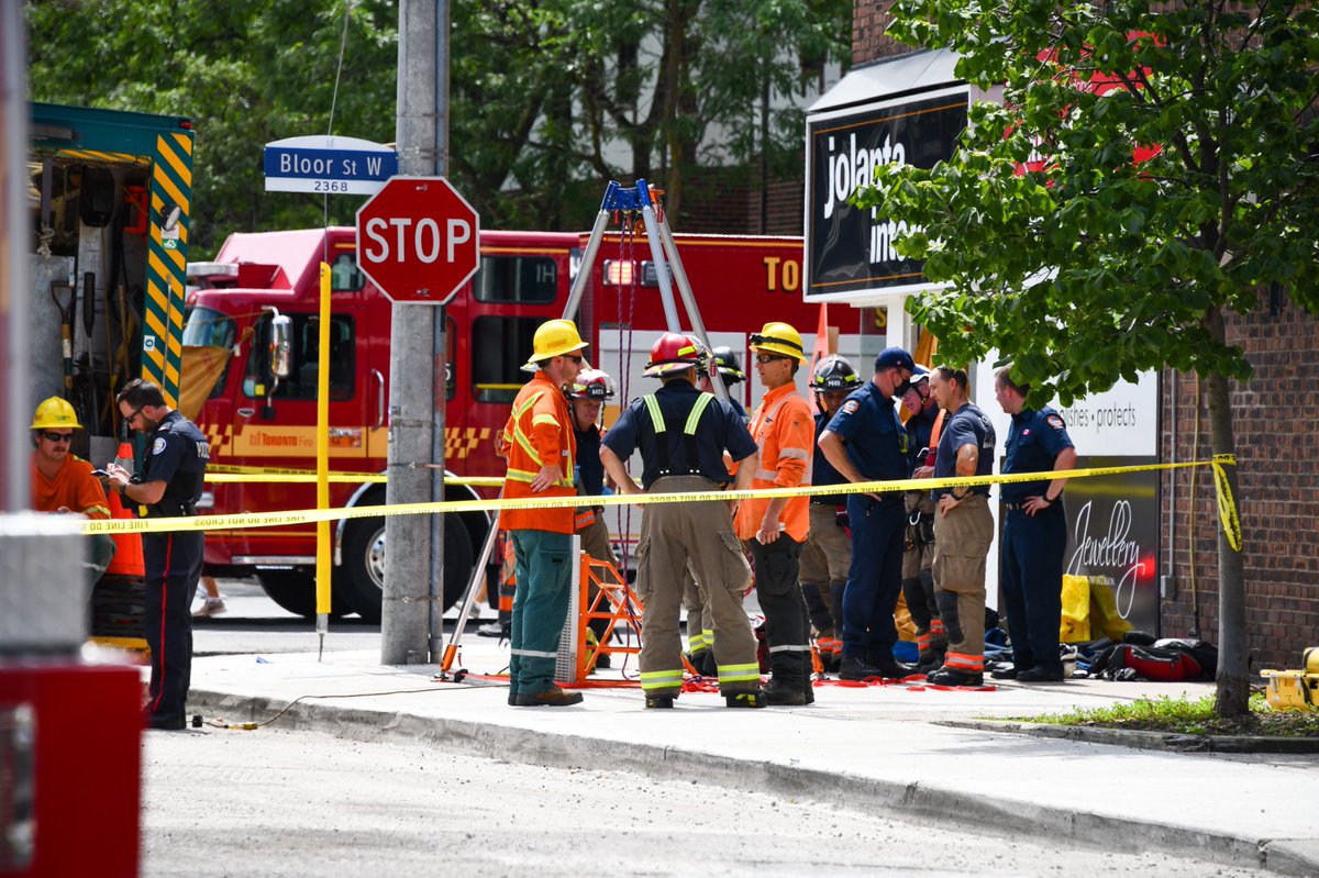 Kyle Taylor On Twitter Industrial Accident Tpffa On Scene At Willard Av Bloor St W To Rescue A Worker In A Hydro Fault Unresponsive Reports Of A Possible Electrocution Toronto Bloorvillage Https T Co Ev9s7ebgfb