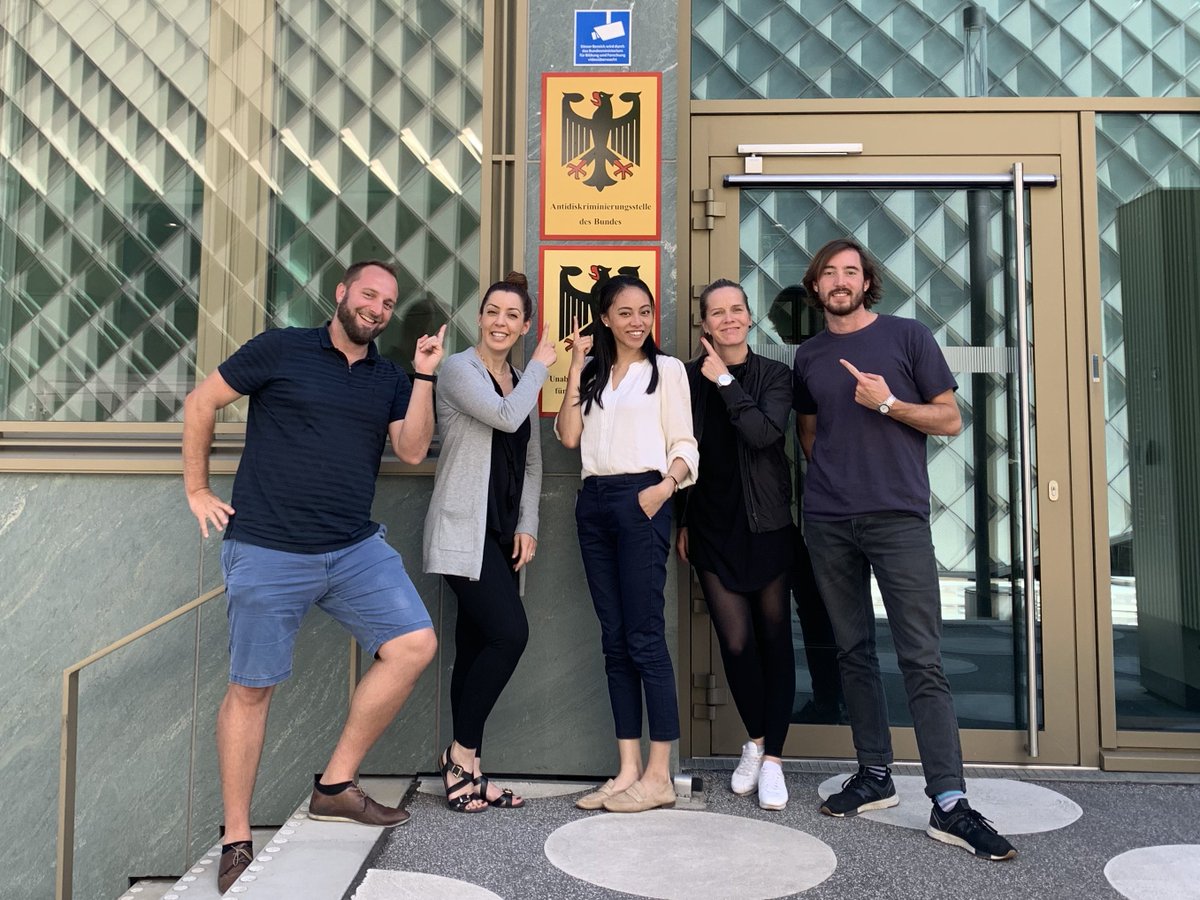 Tech4Germany's tweet photo. Twitter Takeover! Wir sind das Team Antidiskriminierung. In Kooperation mit der @ADS_Bund &amp; @BMFSFJ suchen wir nach Lösungen, um das Beratungsangebot der Antidiskriminierungsstelle zu verbessern . 
Mehr Infos zu uns gibt’s im Thread ⬇️

#t4g20 #antidiskriminierung https://t.co/YgJ1JuUOYf