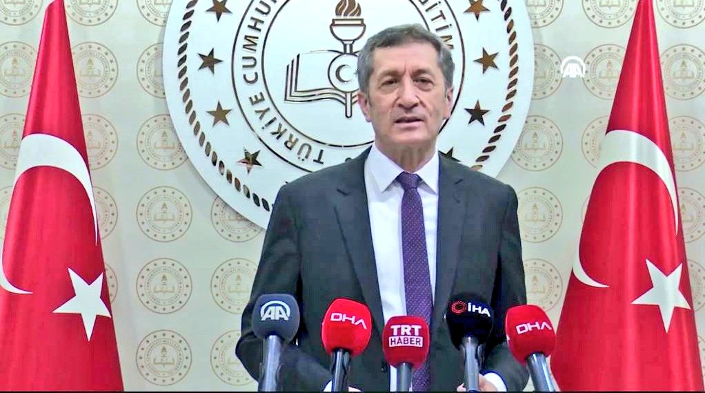 Millî Eğitim Bakanımız Sayın  Ziya Selçuk “21 Eylül'de Bilim Kurulu tarafından tavsiye edilen sınıflarda, aşamalı ve seyreltilmiş şekilde yüz yüze eğitime başlanacak." dedi.
<a href="/tcmeb/">Millî Eğitim Bakanlığı</a> <a href="/memleventyazici/">Levent Yazıcı</a>