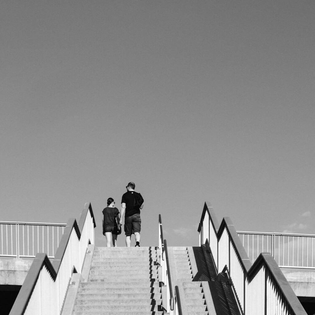 Zig zag —
.
.
.
.
.
#capturestreets #artofart #peraphotogallery #rayoflight #blackandwhite #streetphotographer #soulofstreet #zonestreet #35mmstreetphotography #life #contemporaryart #friendsinstreets #streets_storytelling #lightandshadow #lensculturestr… instagr.am/p/CDzCdWIJopO/
