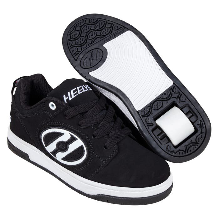 sumaliencoochie's tweet photo. i ain’t forgot that’s y’all used to roll around school with these on https://t.co/9GOZRolB0E