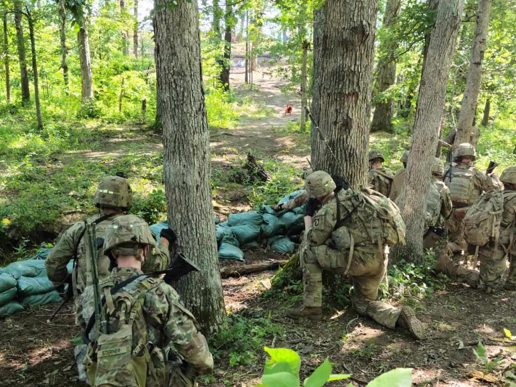NoSlackBN's tweet photo. “Once more unto the breach, dear friends, once more.” Shakespeare must’ve had #NoSlack in mind! Sapper squads from 326 Engineer Battalion reduce and mark the breach for No Slack’s Assault on the Objective during Platoon Live Fires. #WinningAtJRTC #BuildingSpeed @101Bastogne https://t.co/1gbHznxaxa