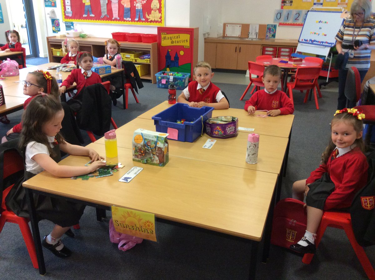 StPeters_ML38LU's tweet photo. First day in Room 1 https://t.co/QnOm6Q4st1