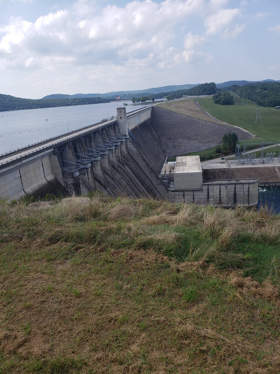 CheyennaSmith1's tweet photo. Beaver Dam and Lake so beautiful. Love Arkansas. #campingworld #lake #EurekaSprings #weekend https://t.co/9uhrONMf3s