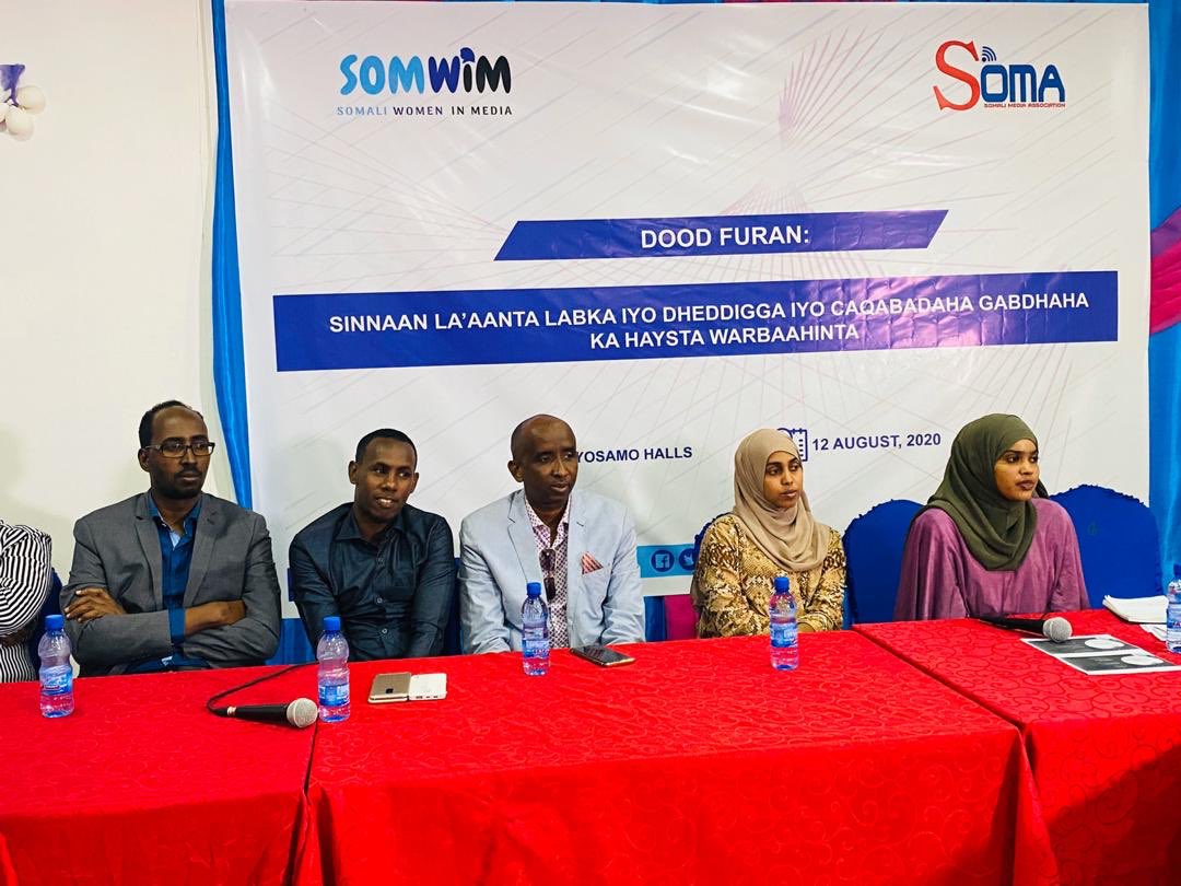 SOMWIM1's tweet photo. Waxaa soo idlaaday dooddii ay soo agaasimeen ururrada #Somwim iyo @SomaliMedia13 ee looga hadlayay sinnaan la’aanta labka iyo dheddigga oo ay ka qeyb galeen agaasimeyaal warbaahineed, ururrada gabdhaha iyo weriyeyaal ka soo shaqeeyay warbaahinta.
#SomaliMedia
#WomenInmedia https://t.co/eAbZeQMahZ