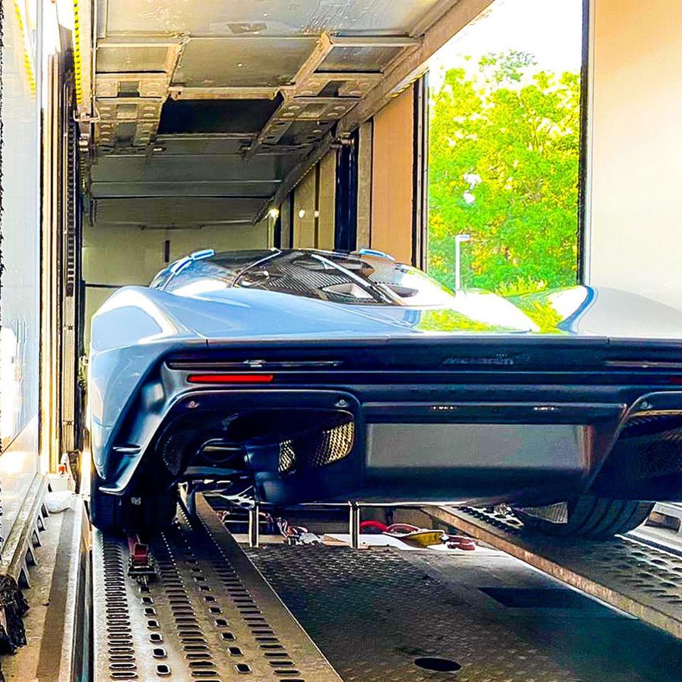RussellsTranspo's tweet photo. @GordonMercedes9 @DavidBoswe11 @Cosito1Horacio @GoodwoodRRC @ItaliAuto @LienhardRacing @JeremyPalmer7 @DRIVETRIBE @SilverstoneUK @CCIRiviera ..This is the '21 model #McLaren #Speedtail with slightly different front #WednesdayWheel. All sold out! Cannot wait to see it on a track!
Something #Special to #Move?
#SuperCars #F1 #Events #RaceCars
Call #Russells_Transport+44(0)1280 850426
https://t.co/XoQsiqYI0D https://t.co/OWMkyYgqQ2