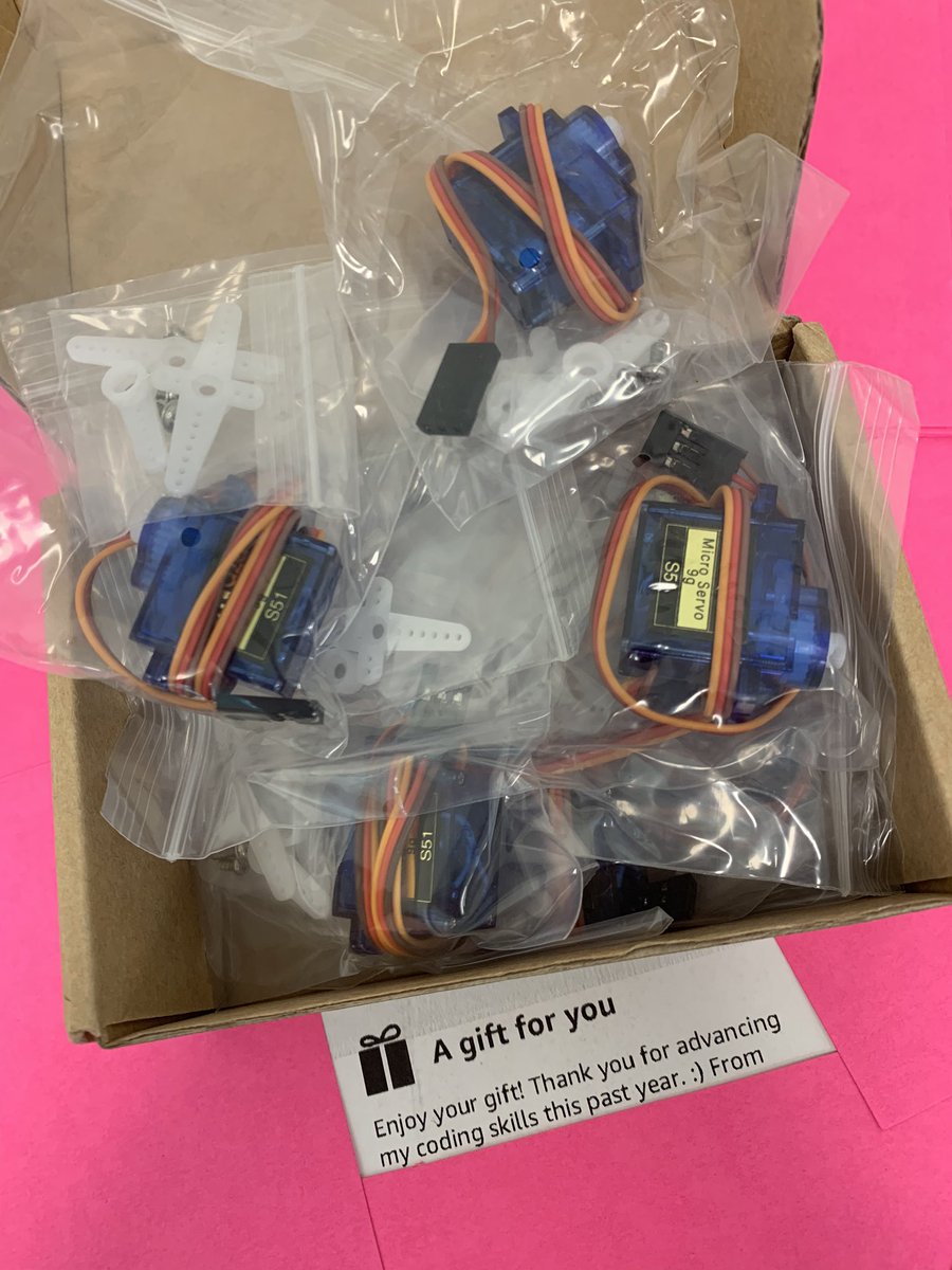 MrsFederman's tweet photo. Can’t wait for my students to create some fun stuff with these Micro Servo Motors gifted to me from Ryan and his wonderful family! Thank you for helping our kids have fun while learning! @HCPSMartinezMS @HCPS_CTE #MartinezFamiliesROCK https://t.co/DqUCUWeP7f