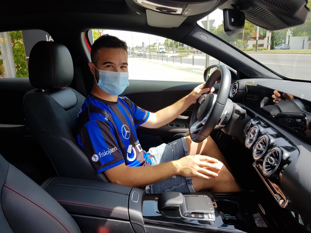 InterJaen's tweet photo. 🆕️✍️TENEMOS FICHAJE🙊🎁
👟⚽️ Sergio Morales
📋 Mediocentro
📆 19 Años
🔚 @UDLaGuardia
https://t.co/FhSGIXVJqj
@grupojadisa 🚗🤙
#SomosInter #InterSenior #Temporada20_21 #ForzaInter 🖤💙 https://t.co/D8ZKZeskex