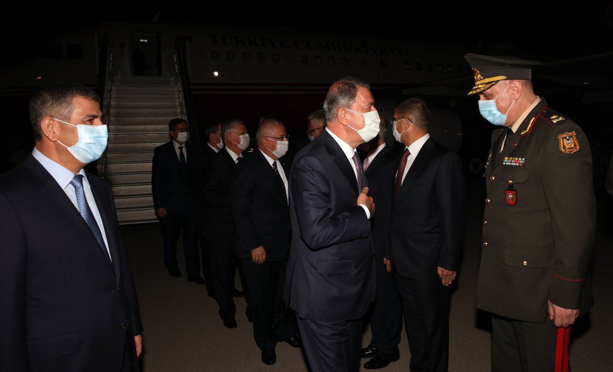 Azerbaycan’a giden Millî Savunma Bakanı Hulusi Akar ve TSK Komuta Kademesi’ni, Bakü’de Azerbaycan Savunma Bakanı Org. Zakir Hasanov ile Azerbaycan Savunma Bakan Yardımcısı ve Hava Kuvvetleri Komutanı Org. Ramiz Tahirov karşıladı.
msb.gov.tr/SlaytHaber/128…
#MSB #HulusiAkar