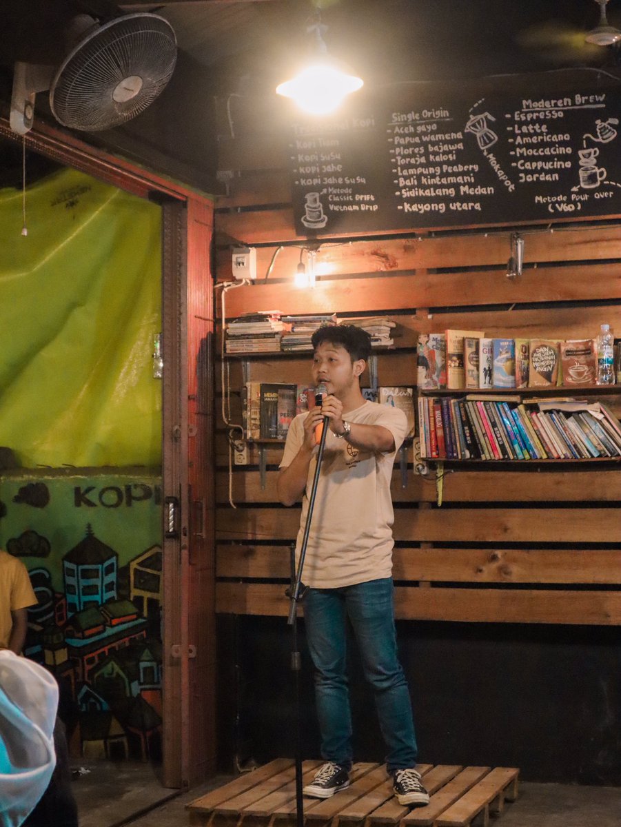 Komika ketiga ada Dede BDG <a href="/Dede_AOK/">Kurniawan D ▲</a>