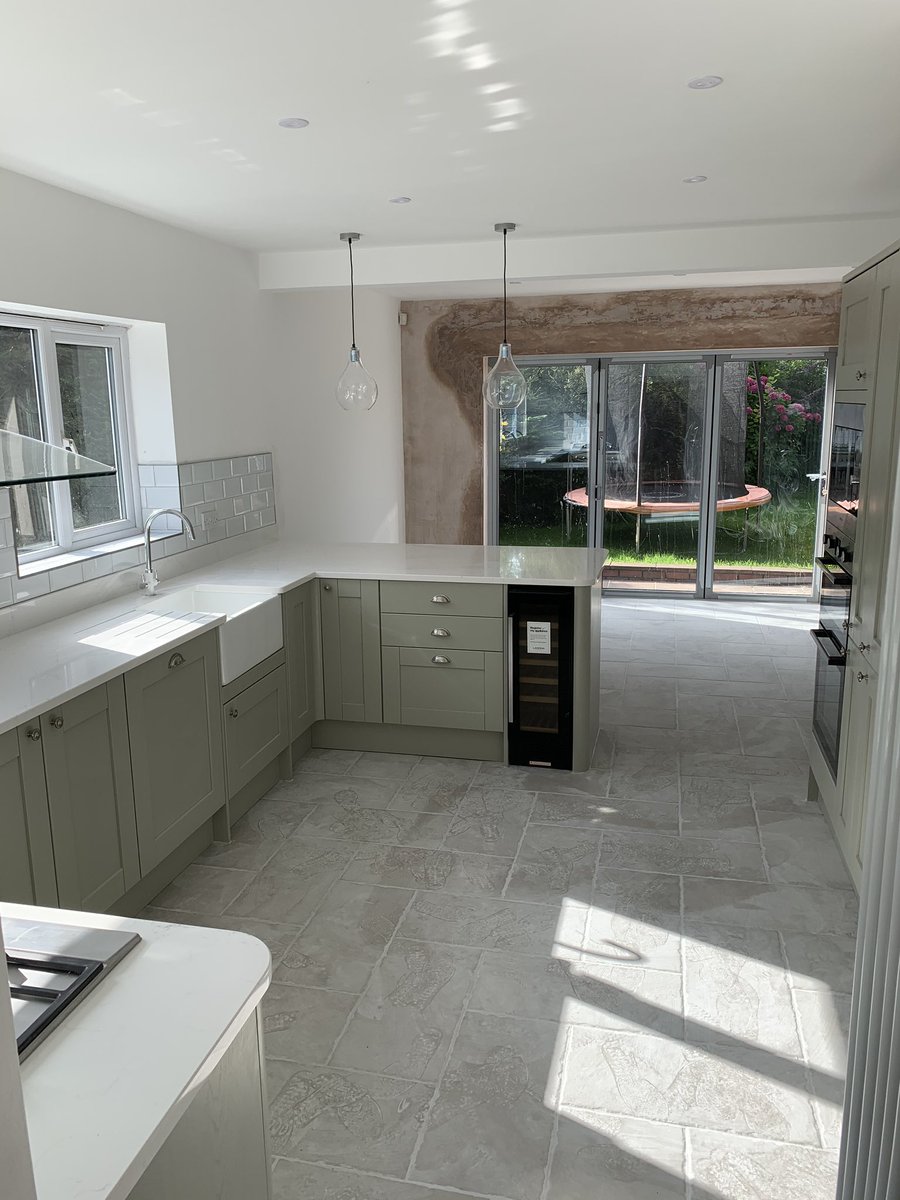 sjinstallations's tweet image. Walls and ceiling plastered @stevethespread ,bifold aluminium doors installed,spotlights and pendant lights installed, plumbing and electrics completed. Kitchen and utility units installed and floor and walls tiled. Another happy customer