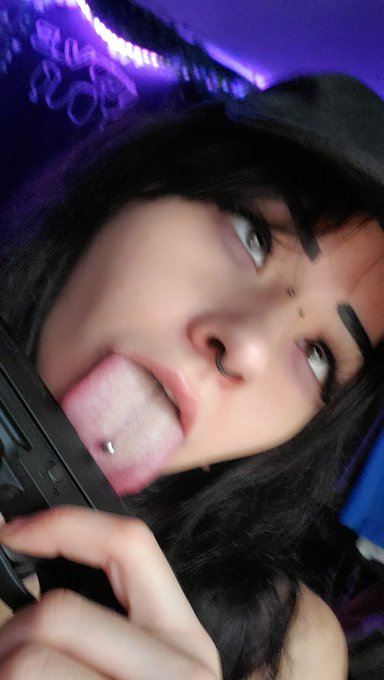 Imma lick ur dick &amp; glock with equal enthusiasm https://t.co/rMeqH5fCm5