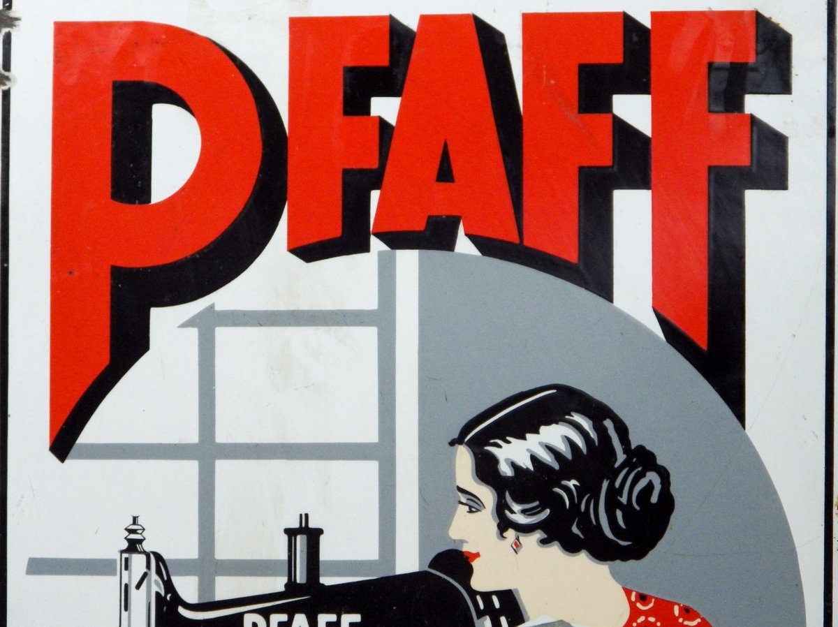 millwardsLtd's tweet photo. ENAMEL SIGNS. We have over 20 enamel signs just arrived which will be listed on our website over the next few days. #vintageadvertising #indianantiques #vintage #antiquedealersofinstagram #jaipur #hereford https://t.co/jirrcT9Yxf