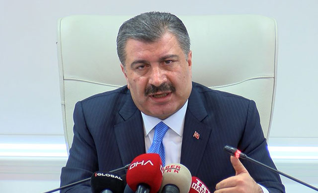 bbcturkce's tweet photo. Sağlık Bakanı Koca: Vaka sayılarındaki artış bu hızla devam ederse ağır tedbirlere dönmemiz gerekebilir
https://t.co/ucqBOys4TH https://t.co/n3NYuU0hIc