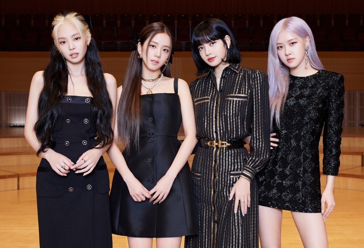 Группа BLACKPINK 2020