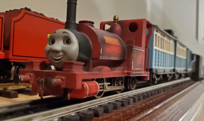 ThomasTankMerch's tweet image. Red pals