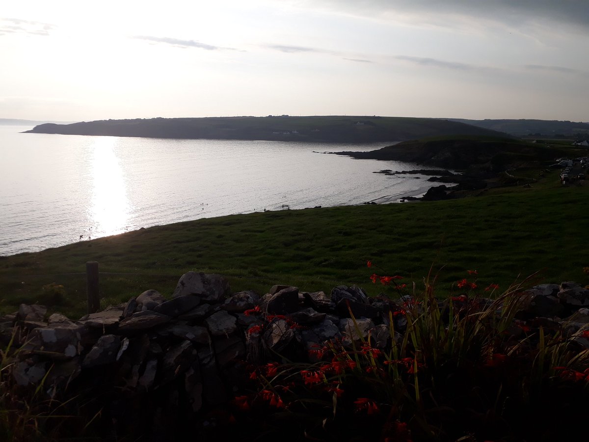 DermotJudge's tweet photo. Holiday over. Rain approaching from the south east. Getting the last swims in at Dunworley. Time enough for a barbque ... #courtmac #staycation https://t.co/EQdu0Y0wT6