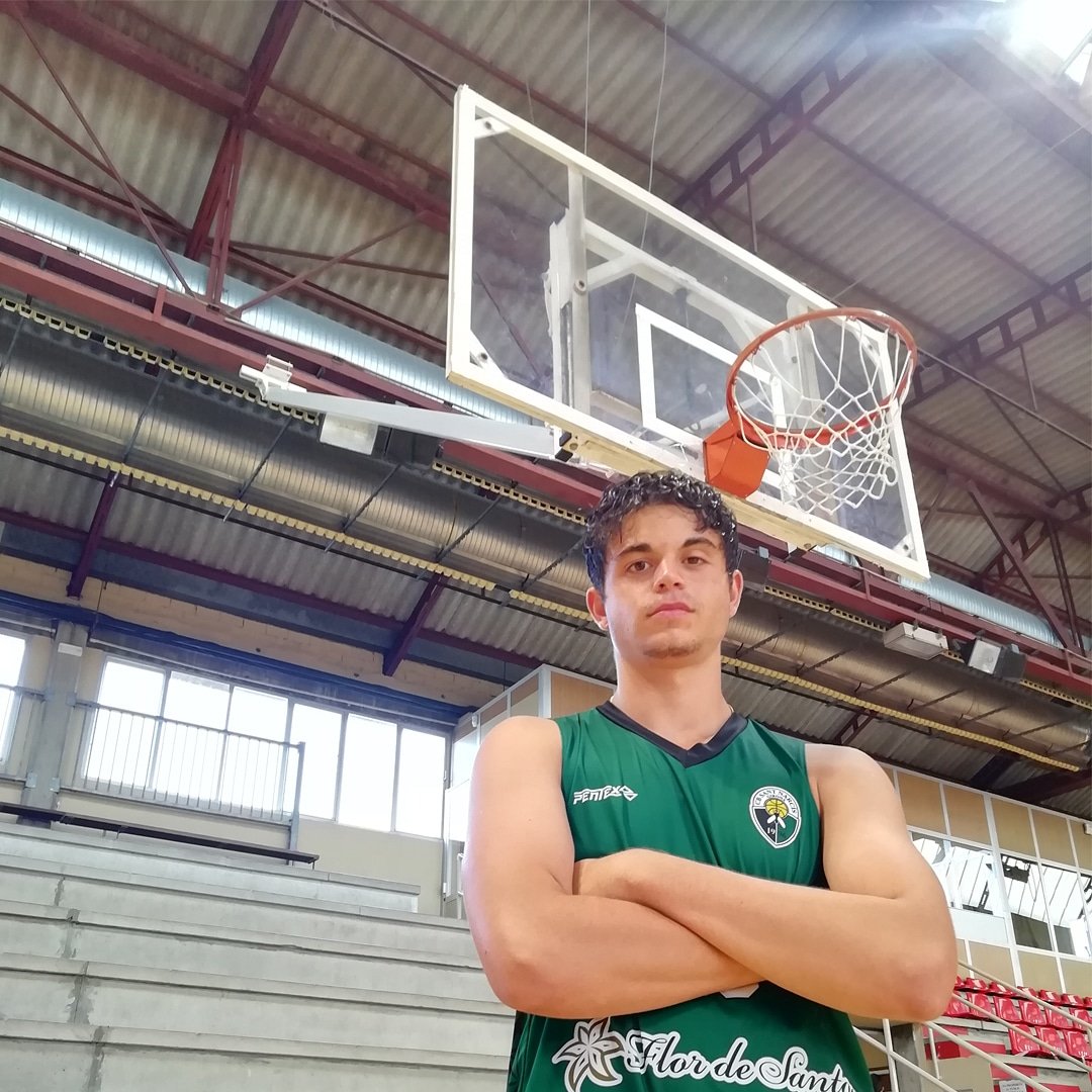 Arnau Lloret, posarà a prova la seva anotació al nou Sènior B.

L'Arnau, un jugador més que puja de júnior després de completar totes les etapes de formació amb el club.